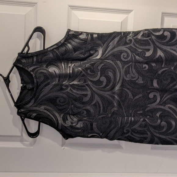 Beautiful chic dress - Picture 1 of 4